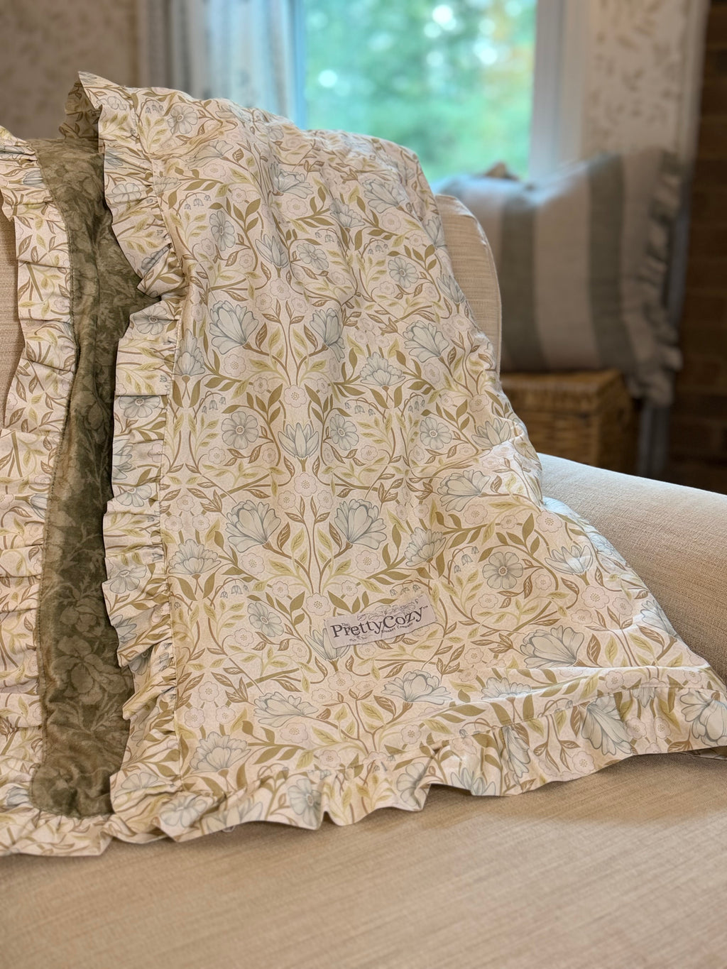 PrettyCozy Heated Blanket Bundle — Cozy, Washable & Stylish